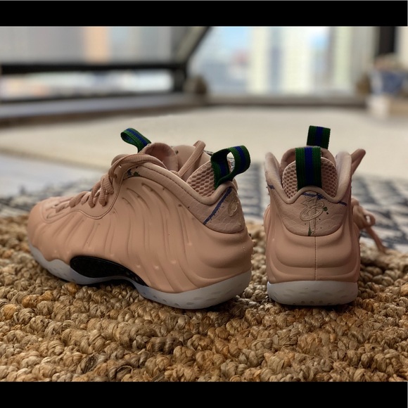 NIKE Air Foamposite in  ‘Particle Beige’ - Picture 5 of 6